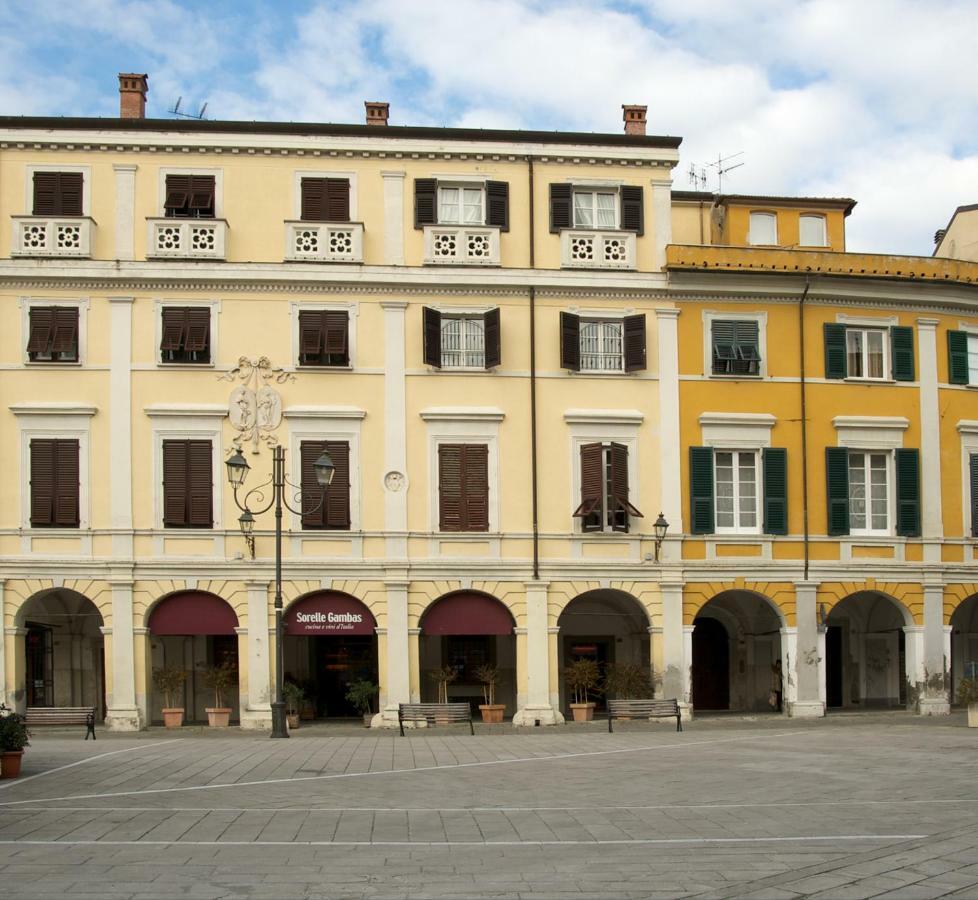 Sarzana'S Rooms Экстерьер фото